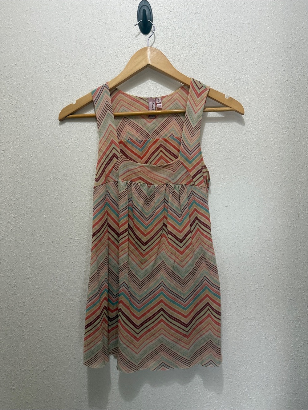 Sweet pea Colorful Chevron Sleeveless Top - Multi, Size S
